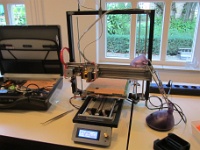 3 De 3D printer in voorbereiding.